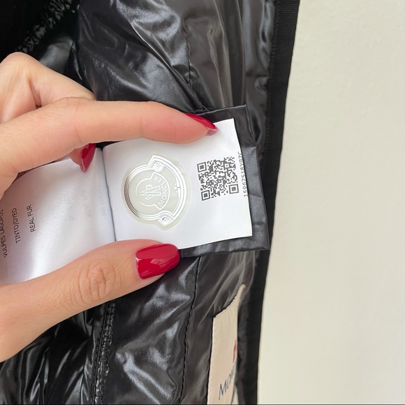 ❌SOLD❌ Moncler Puffer Jacket, Size 1 - Picture 9 of 12
